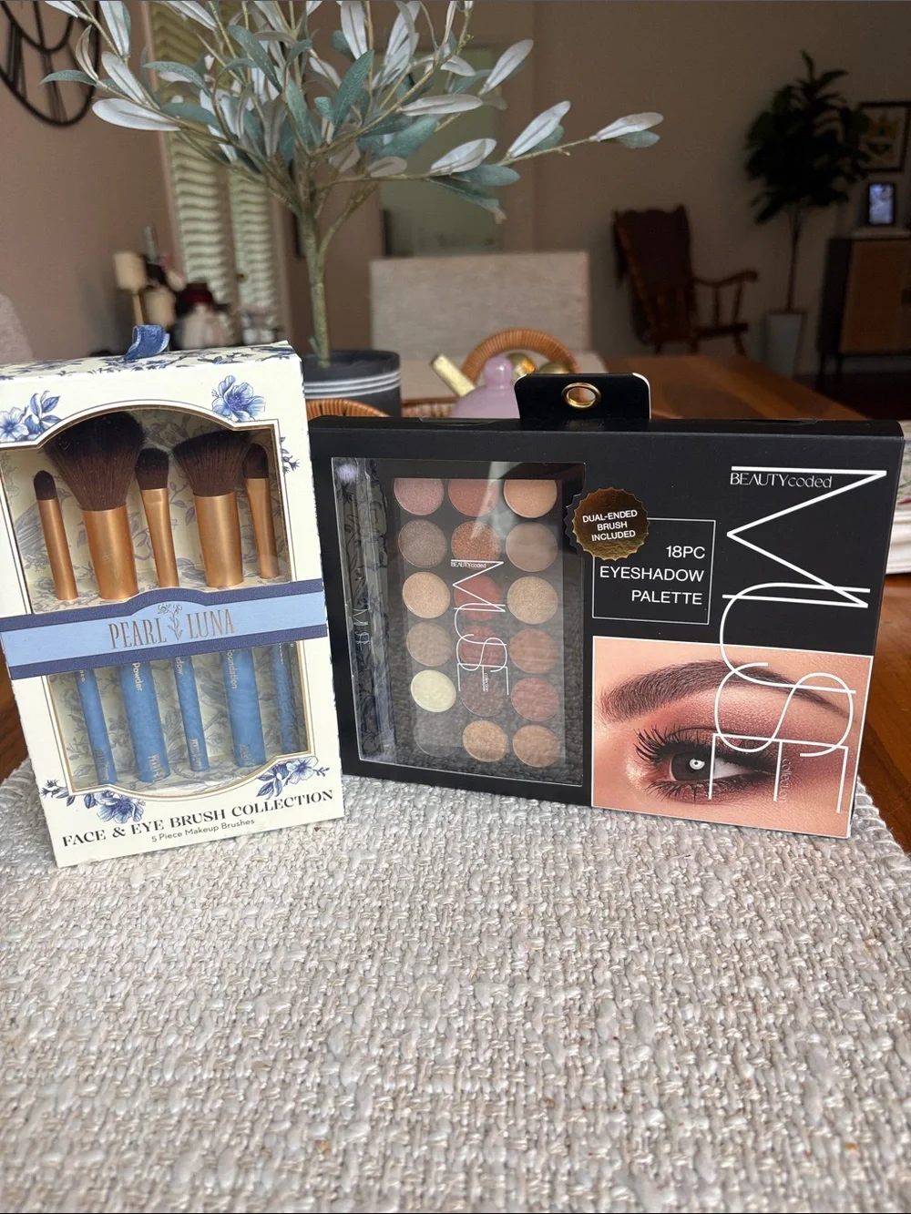 Muse 18-Pan Eyeshadow Palette — Pinks, Browns & Golds With Face and Eye Brushes